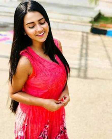 Pretty Girls Escorts Gk Part 2