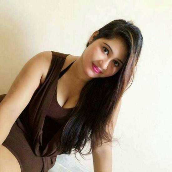 Brunette Escorts Service Majnu Ka Tilla