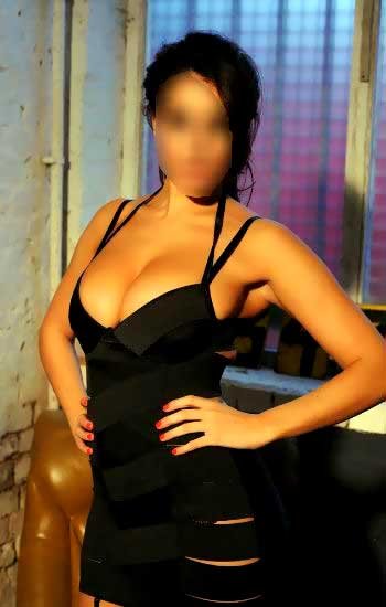 Educated Girls Escorts Safdarjung Enclave