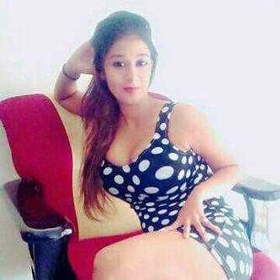 Housewife Escort Girl Panchsheel Park